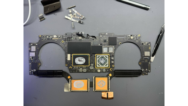 Ремонт підсвітки дисплея та обслуговування системи охолодження MacBook Pro A2141 (16")