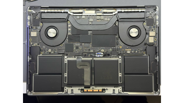 Ремонт підсвітки дисплея та обслуговування системи охолодження MacBook Pro A2141 (16")