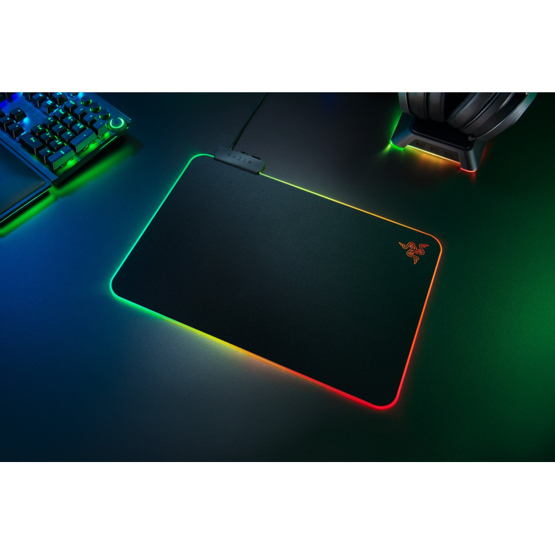 Ігрова поверхня Razer Firefly V2 (RZ02-03020100-R3M1)